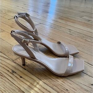 Sam Edelman Rayelle kitten heels beige patent leather size 5